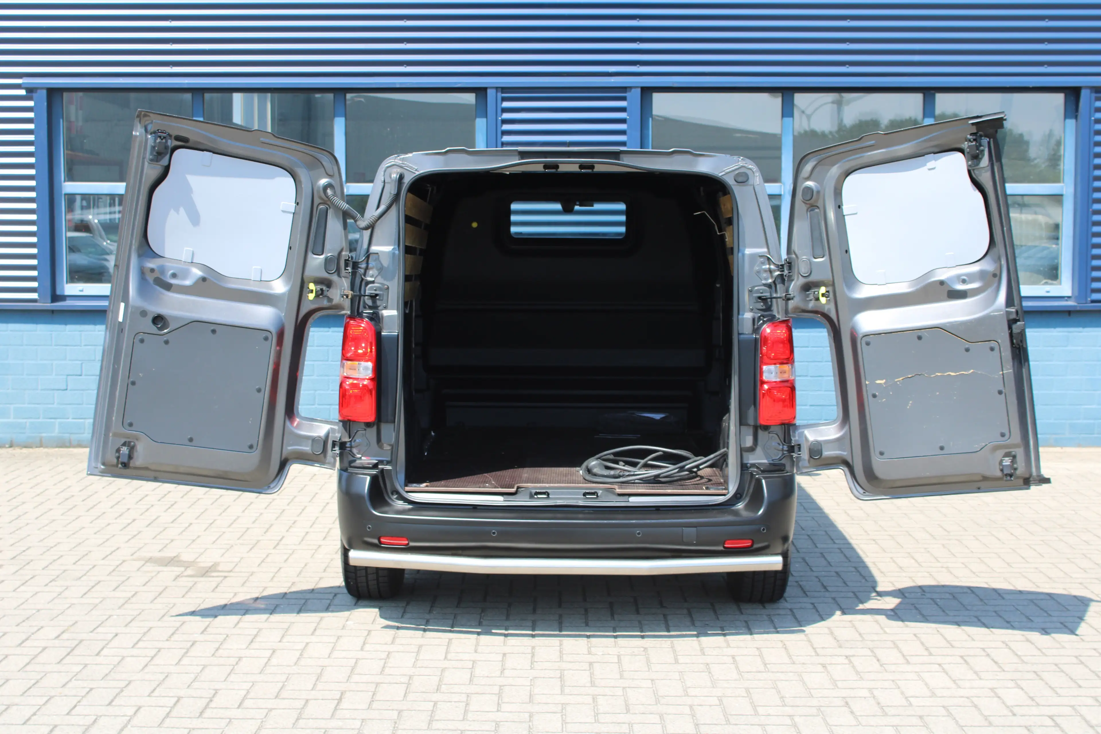 Peugeot e-Expert 75 kWh | CAMERA | BETIMMERING | SIDE + BACK BARS | — photo 6