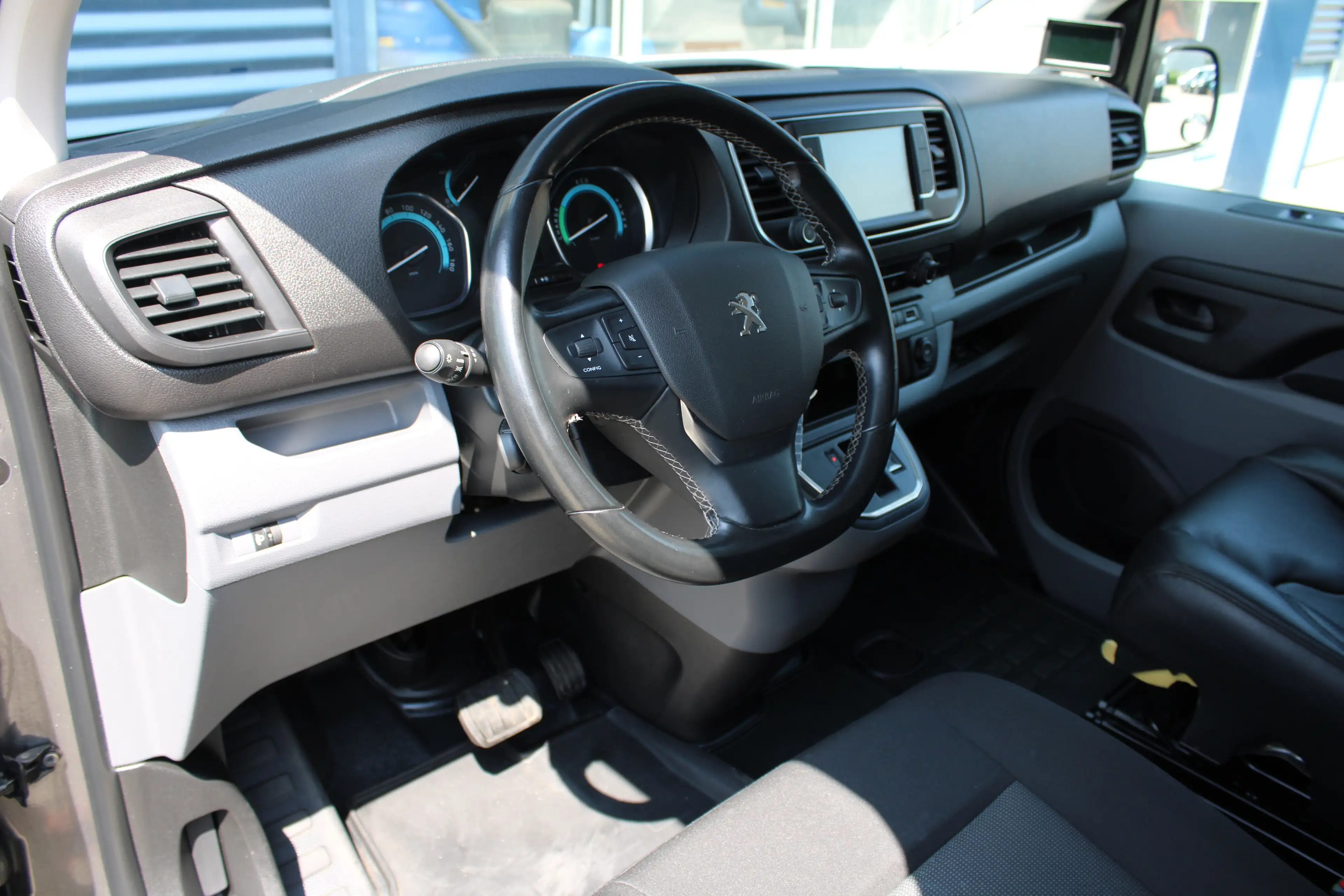 Peugeot e-Expert 75 kWh | CAMERA | BETIMMERING | SIDE + BACK BARS | — photo 12