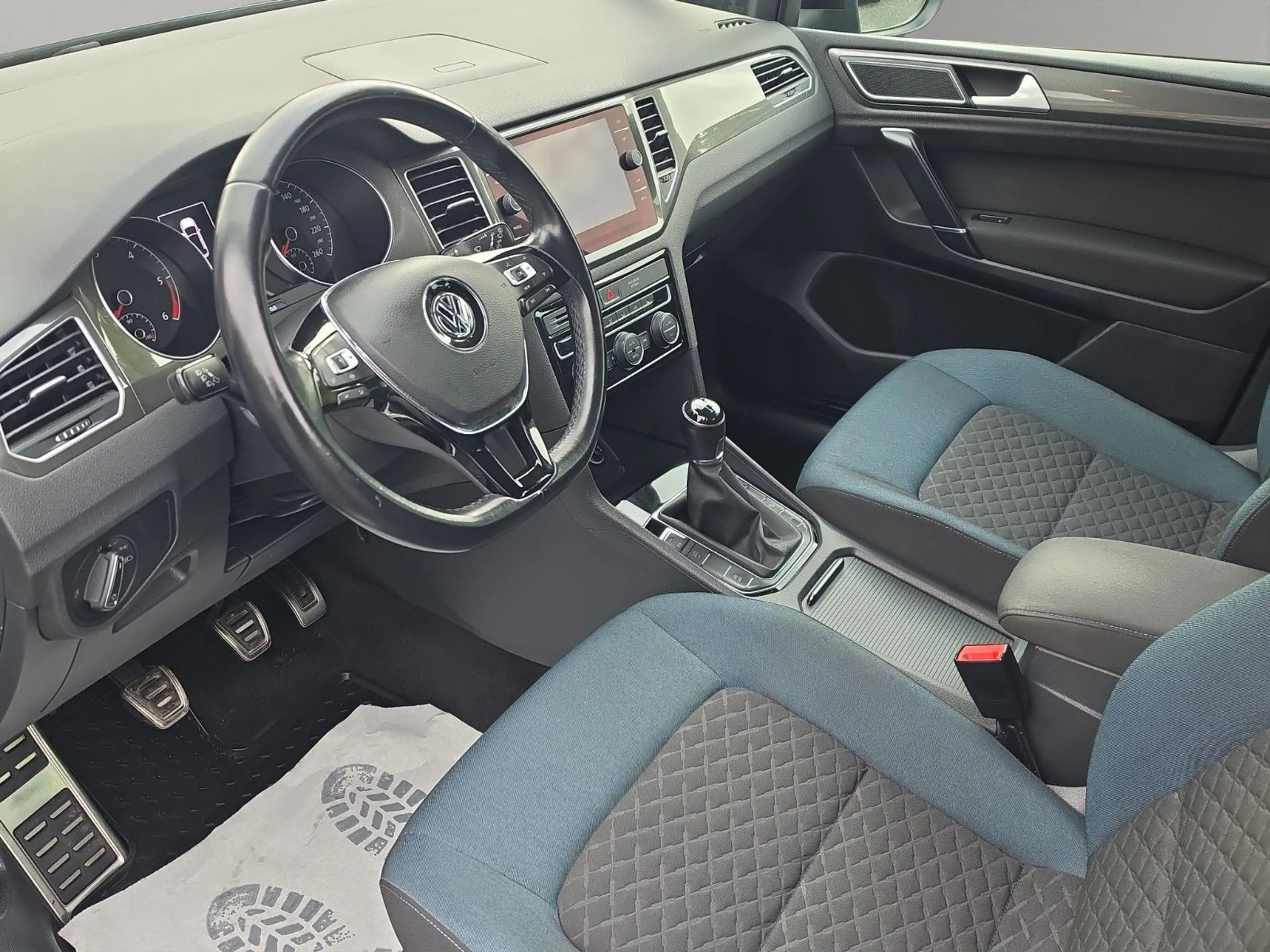 Volkswagen Golf Sportsvan VII IQ.DRIVE AHK NAVI SHZ — photo 9