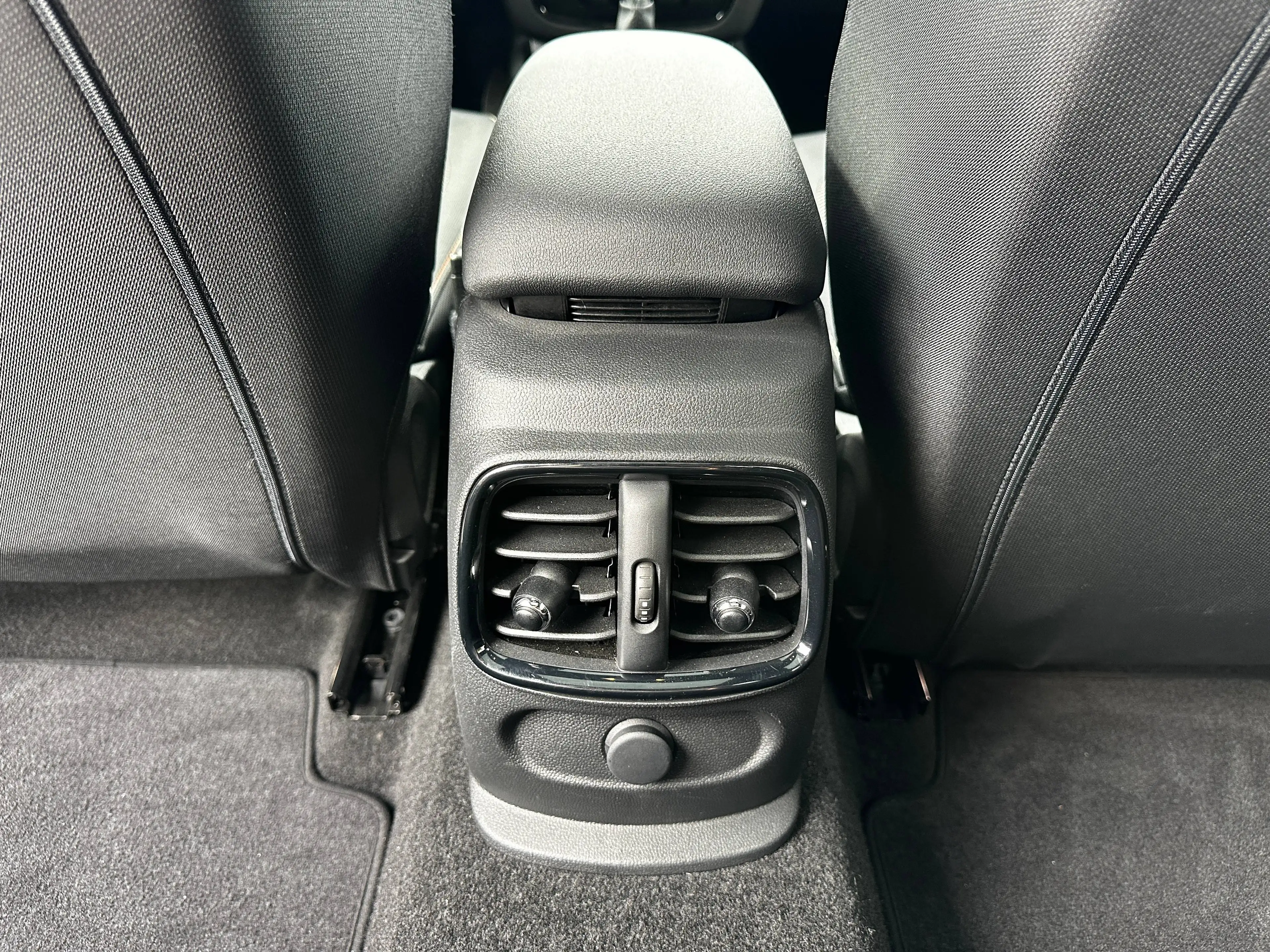 MINI Cooper Clubman Cooper — photo 14