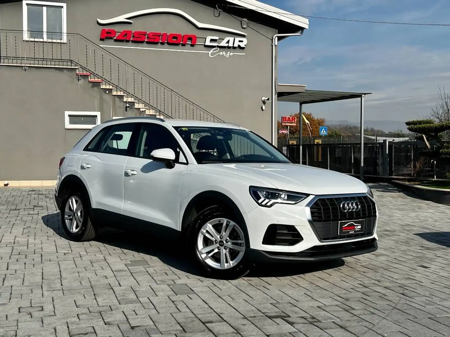 Audi Q3 35 2.0 tdi Business s-tronic Bianco - 1