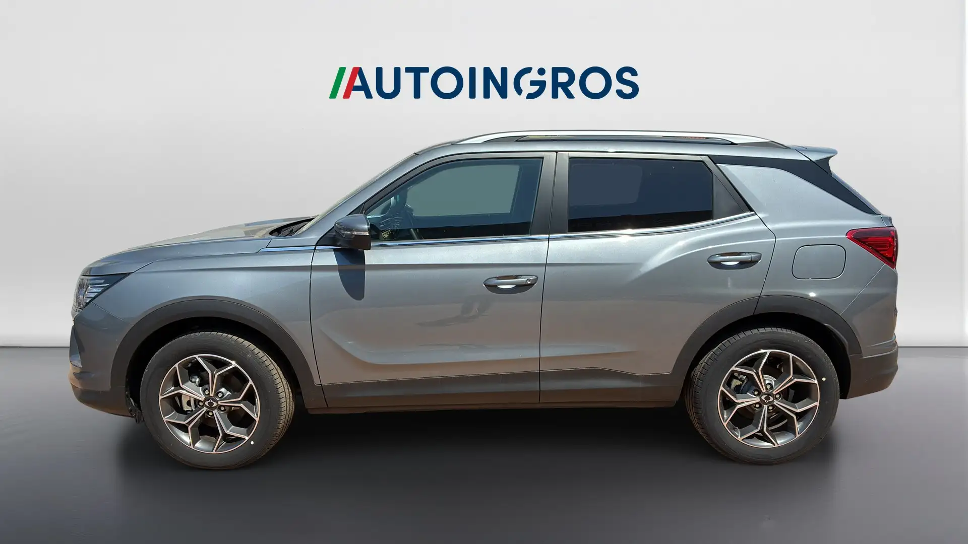 SsangYong Korando 1.5 GDI-Turbo Dream Grau - 2