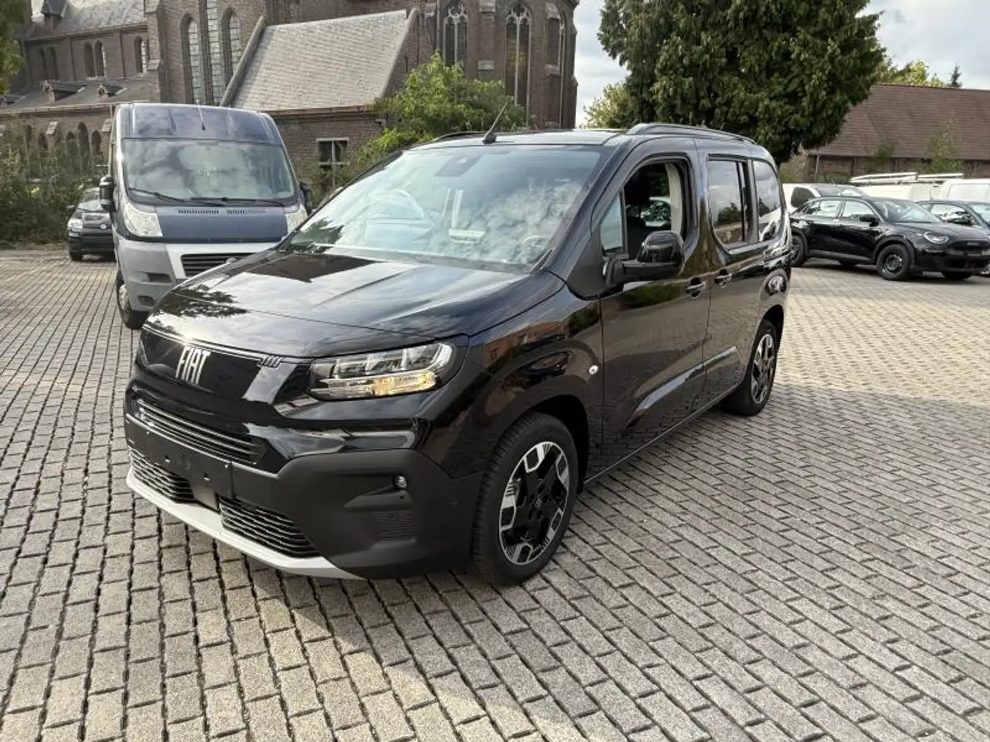 Fiat Doblo TOP 5 plaatsen Negro - 1