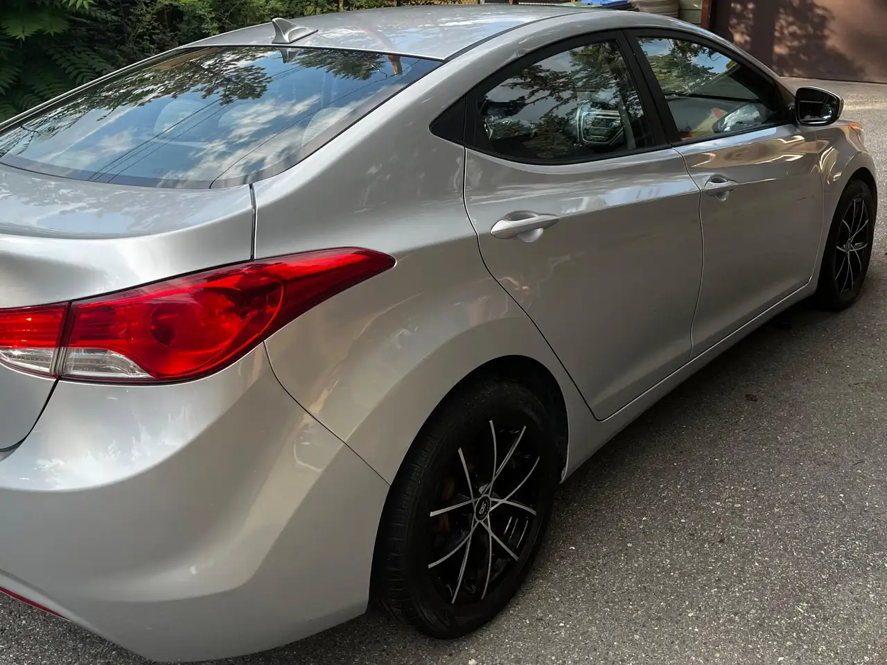 Hyundai ELANTRA fotografie Hyundai ELANTRA