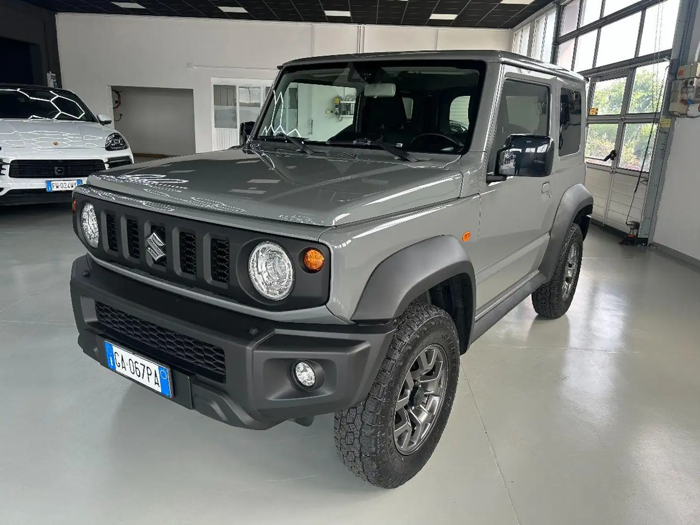 Suzuki Jimny 1.5 Top Allgrip 4WD Grau - 1