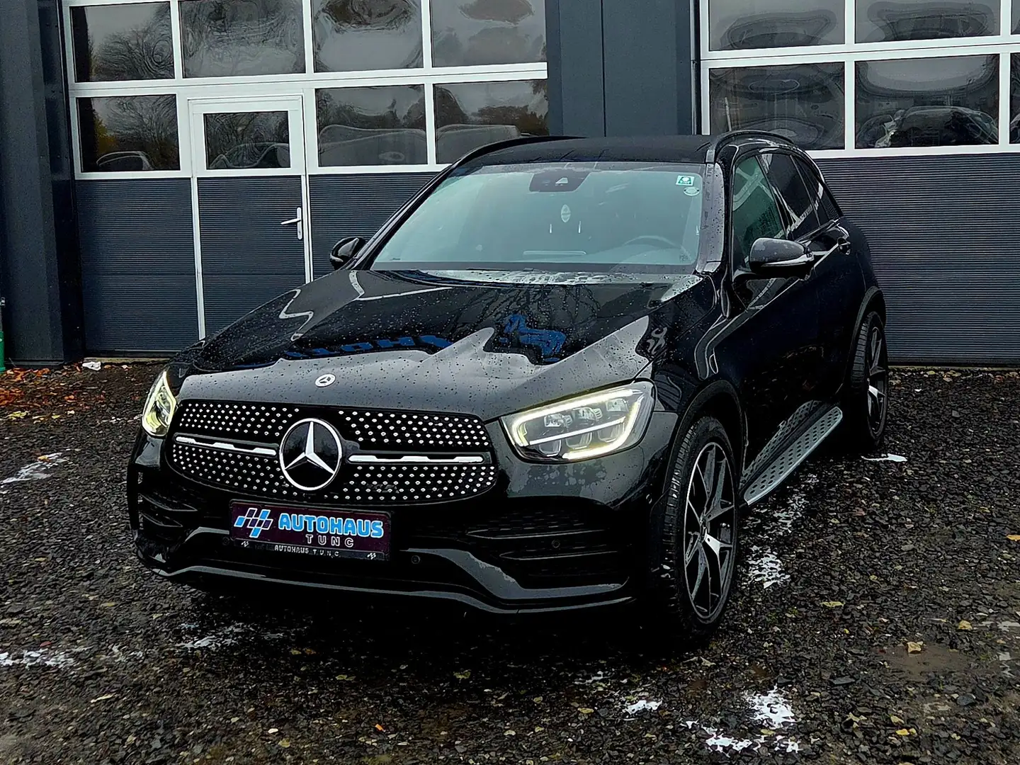 Mercedes-Benz GLC 400 GLC 400 d 4Matic, AHK, Pano, Ambiente, Night, 360 Schwarz - 1