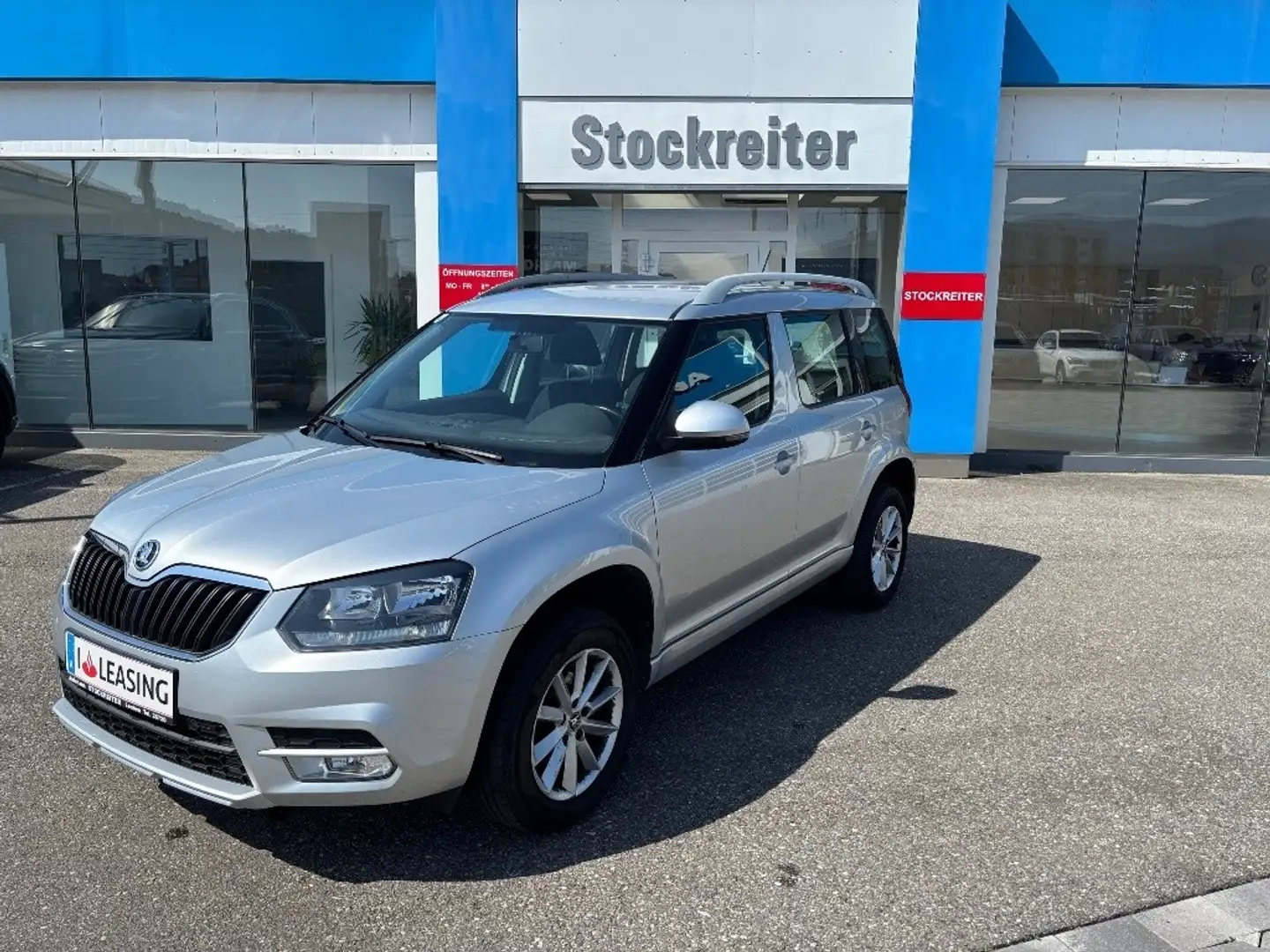 Skoda Yeti 2,0 TDI SCR 4x4 Ambition*PDC *AHK*TEMPO*FREISPR... Silber - 1
