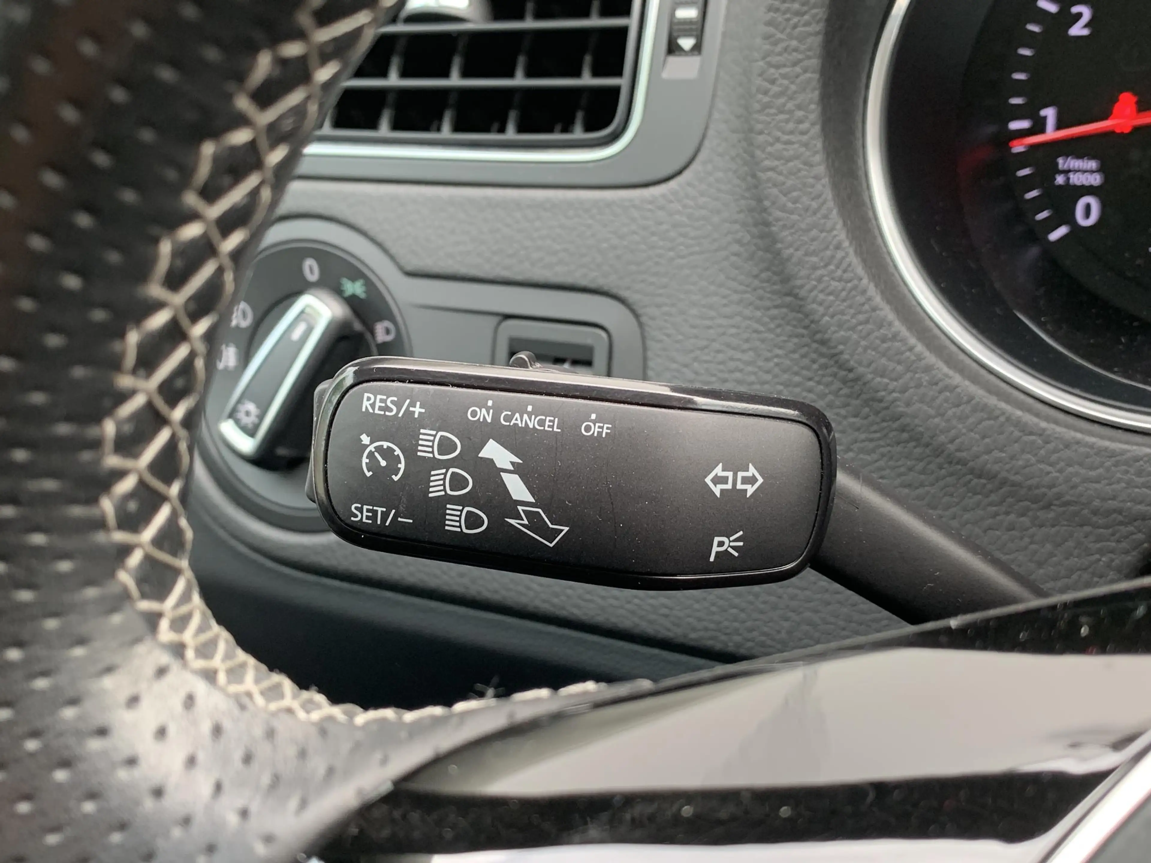Volkswagen Polo Cross 1.0 55kW - DOS 8977 — photo 14