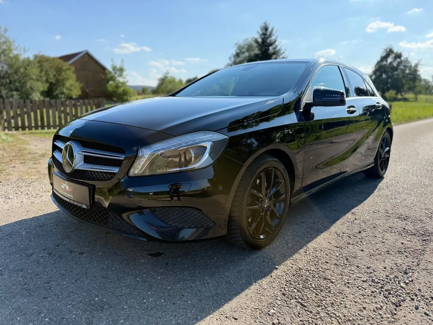 Mercedes-Benz A 200 *Automatik*LED*T-Leder*SHZ*Navi*Allwetter* Zwart - 2