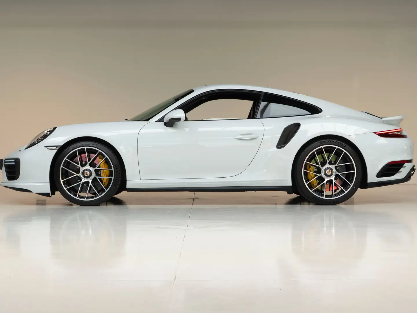 Porsche 991 2017 Turbo S 25.000Km Wit - 1