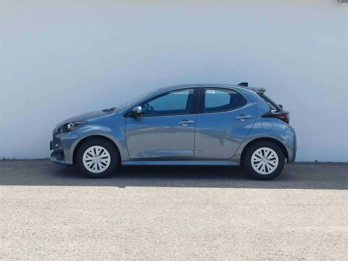 Toyota Yaris - 1,5 l Hybrid Active + Business-Paket Grau - 2