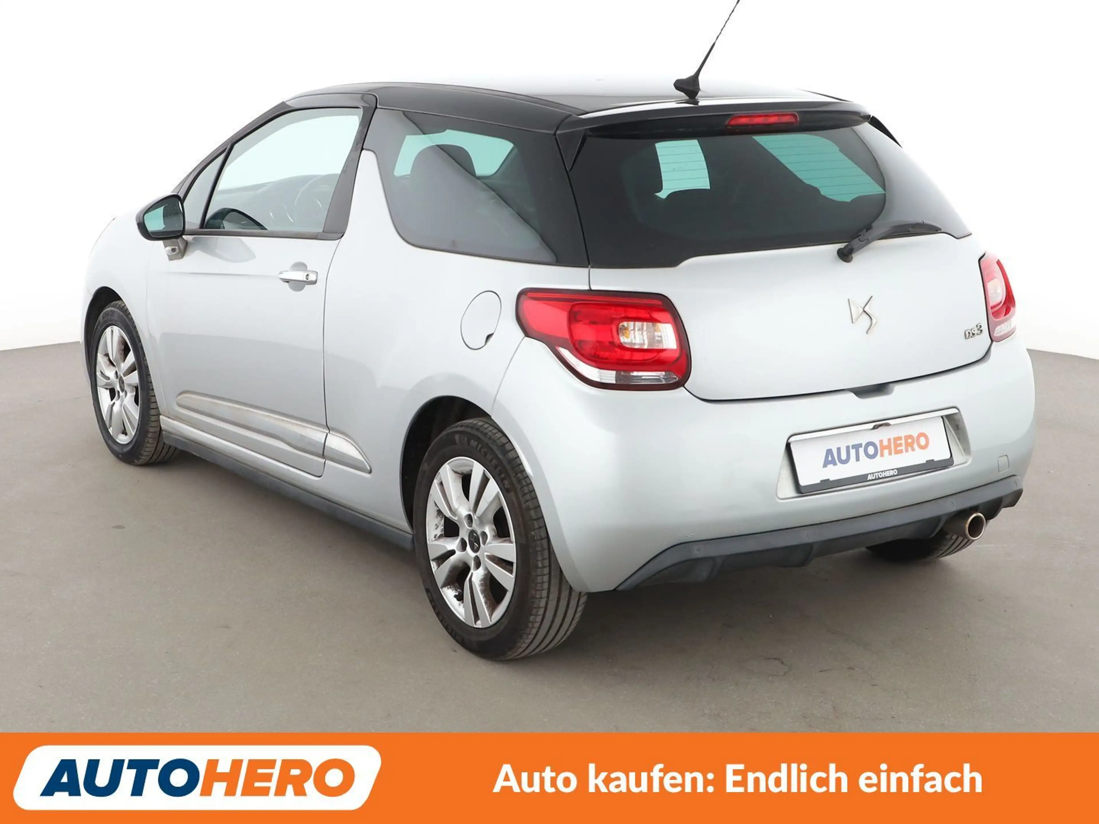 Citroen DS3 1.6 Blue-HDi SoChic*NAVI*TEMPO*PDC*ALU*KLIMA* — photo 4