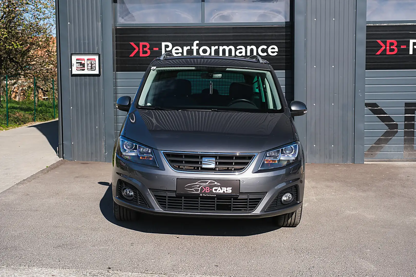 SEAT Alhambra Executive 2,0 TDI/ BI-XENON/SHZ/RFK/NAVI/PDC/TE... Grau - 2