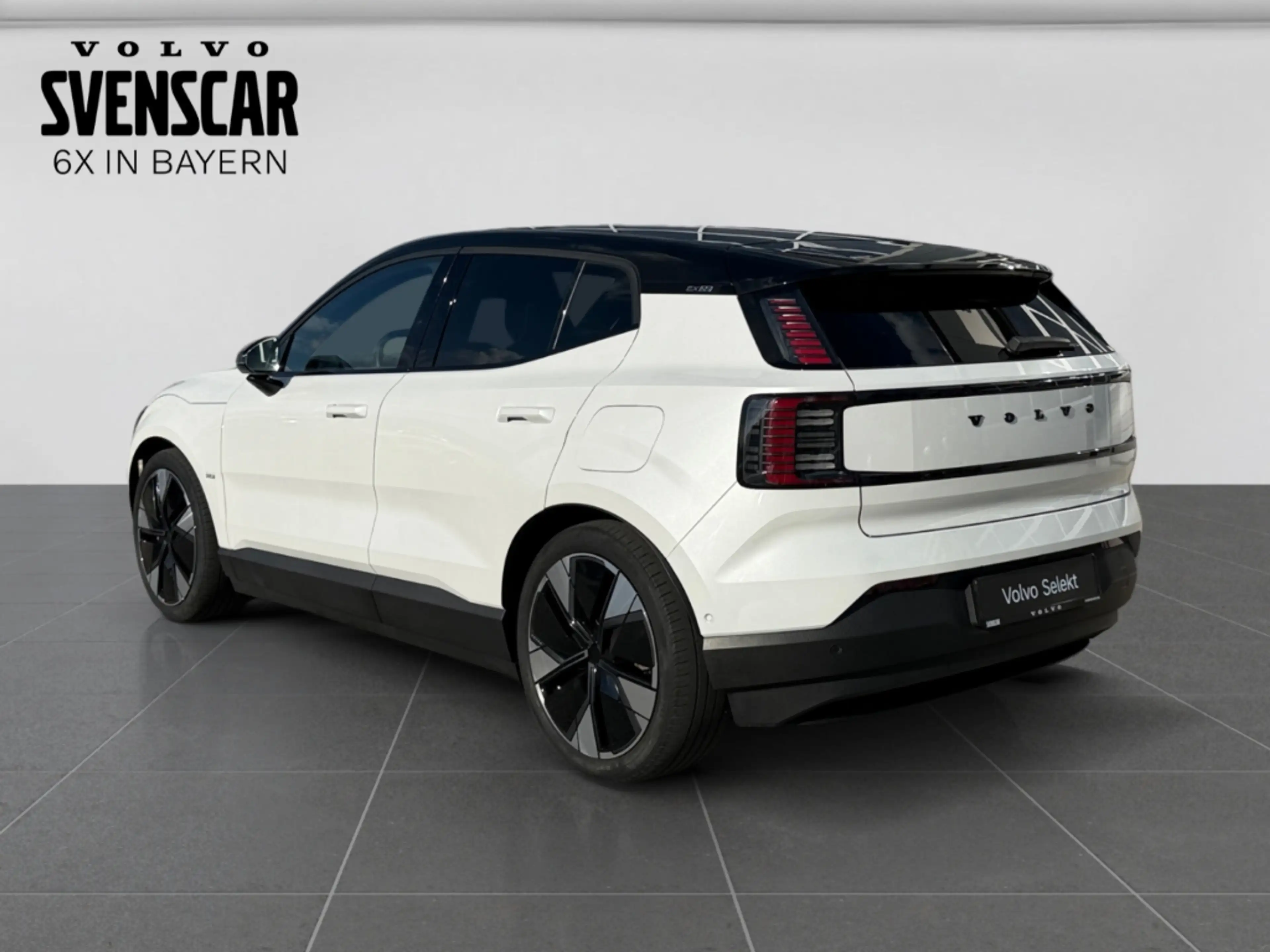 Volvo EX30 Ultra AWD Performance Electric HarmannKardon Stand — photo 3