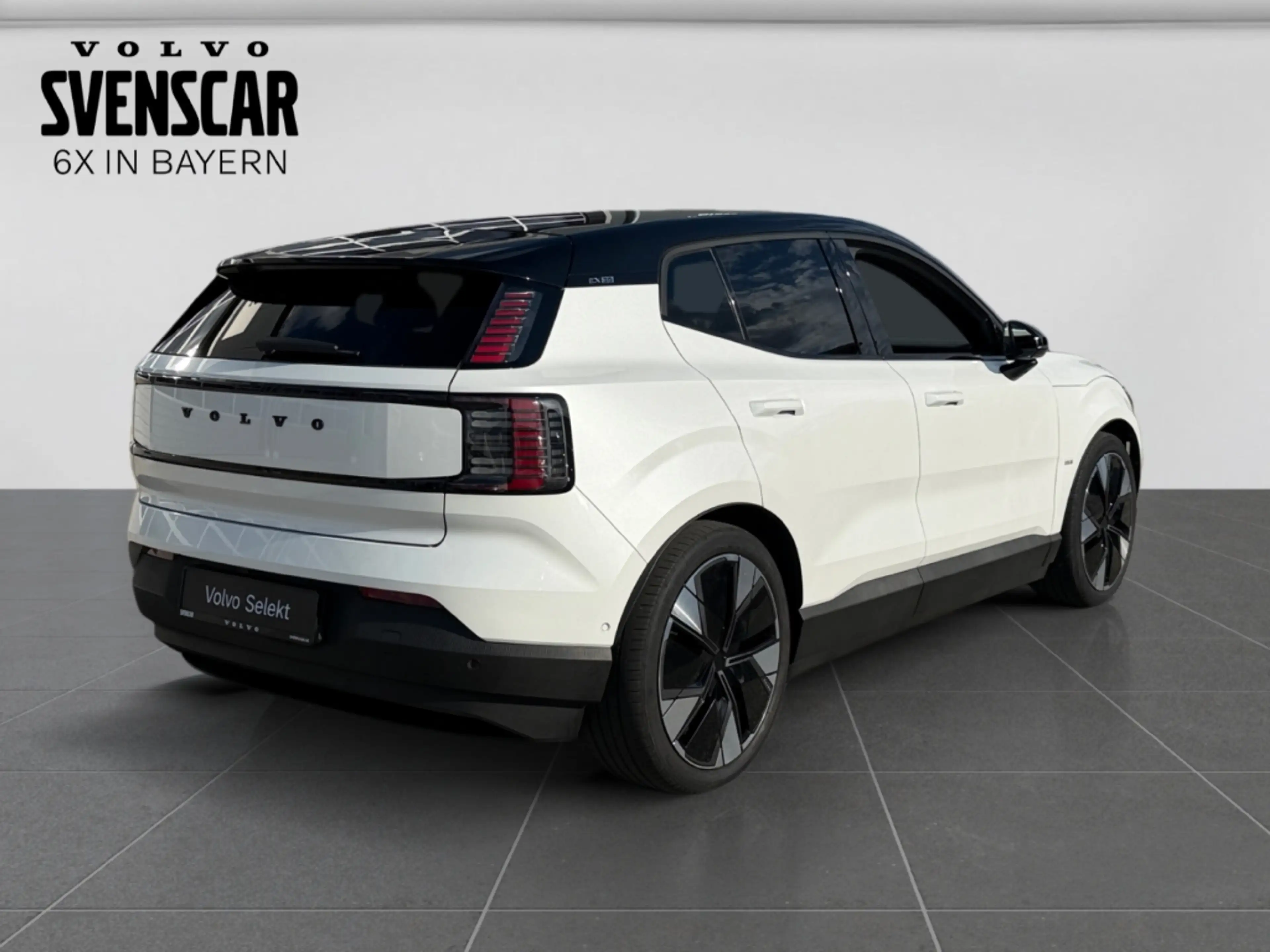 Volvo EX30 Ultra AWD Performance Electric HarmannKardon Stand — photo 5