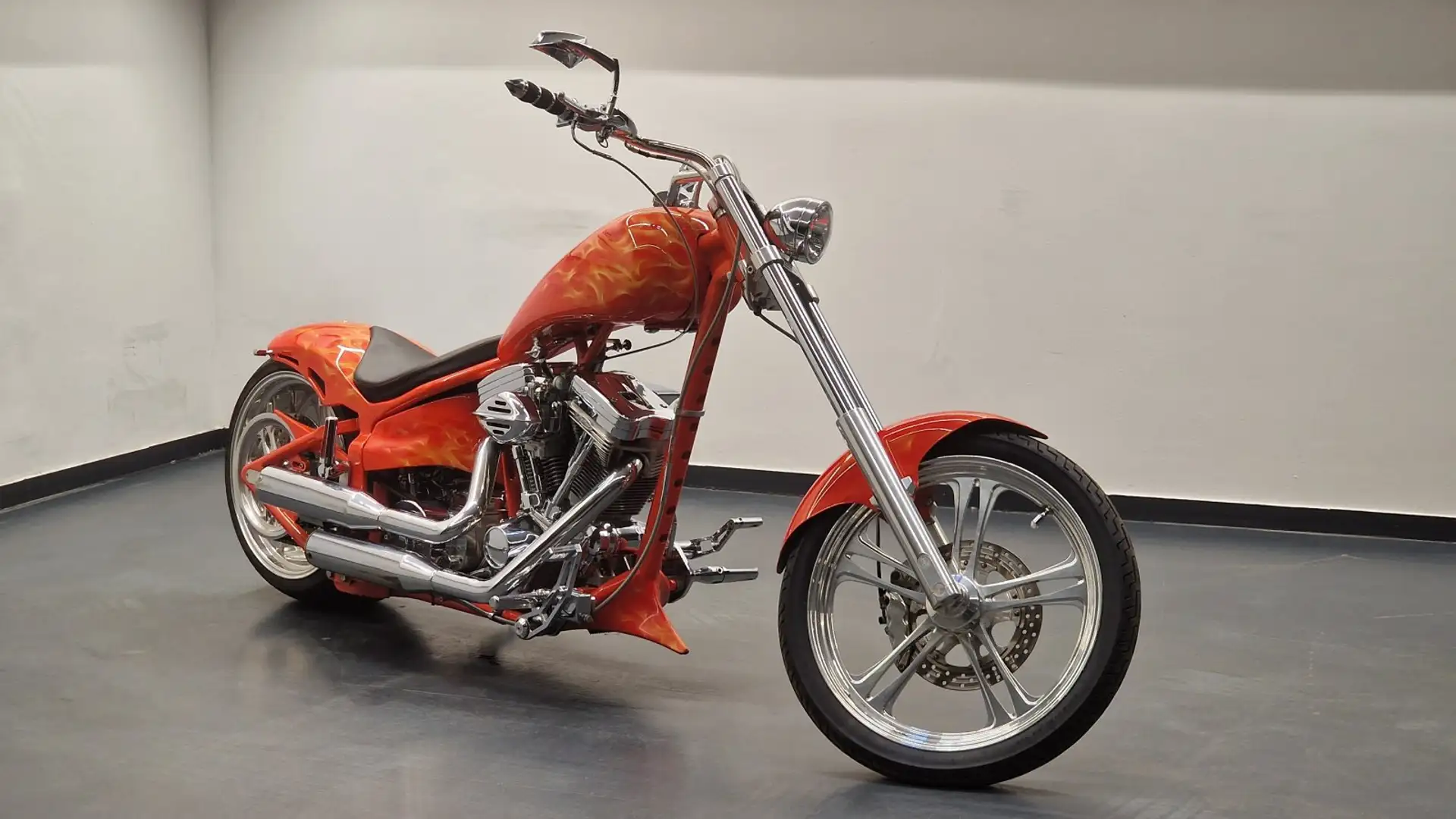 Harley-Davidson Chopa Agent Custom Bike Orange - 1