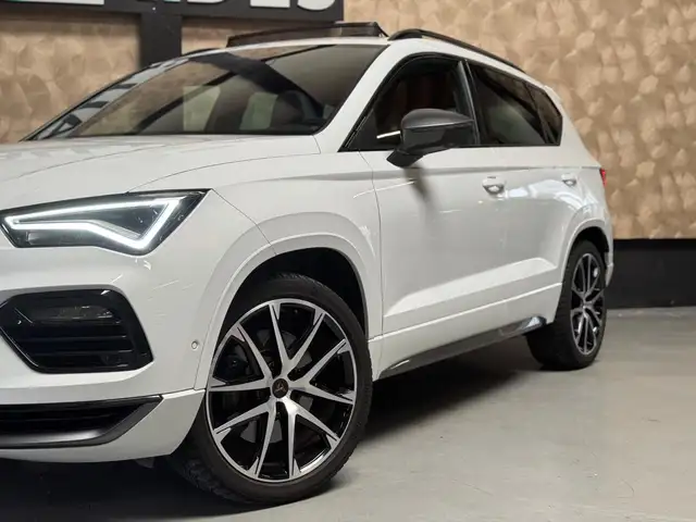 Cupra Ateca view 3