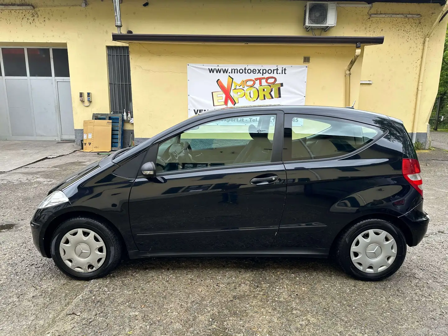 Mercedes-Benz A 150 A 150 Classic Basic coupe Černá - 2