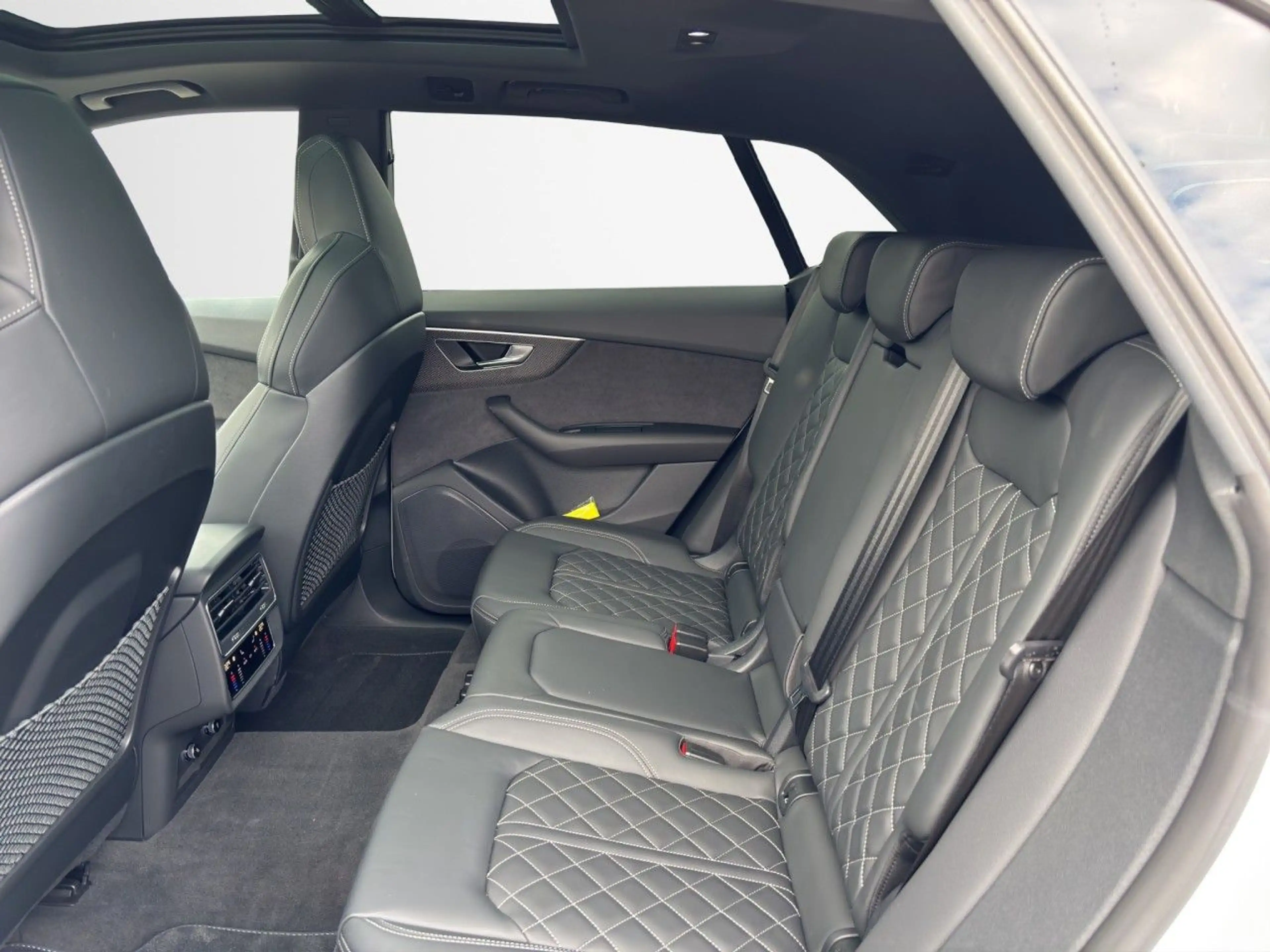 Audi SQ8 4.0 TFSI quattro competition plus Klima Navi — photo 11