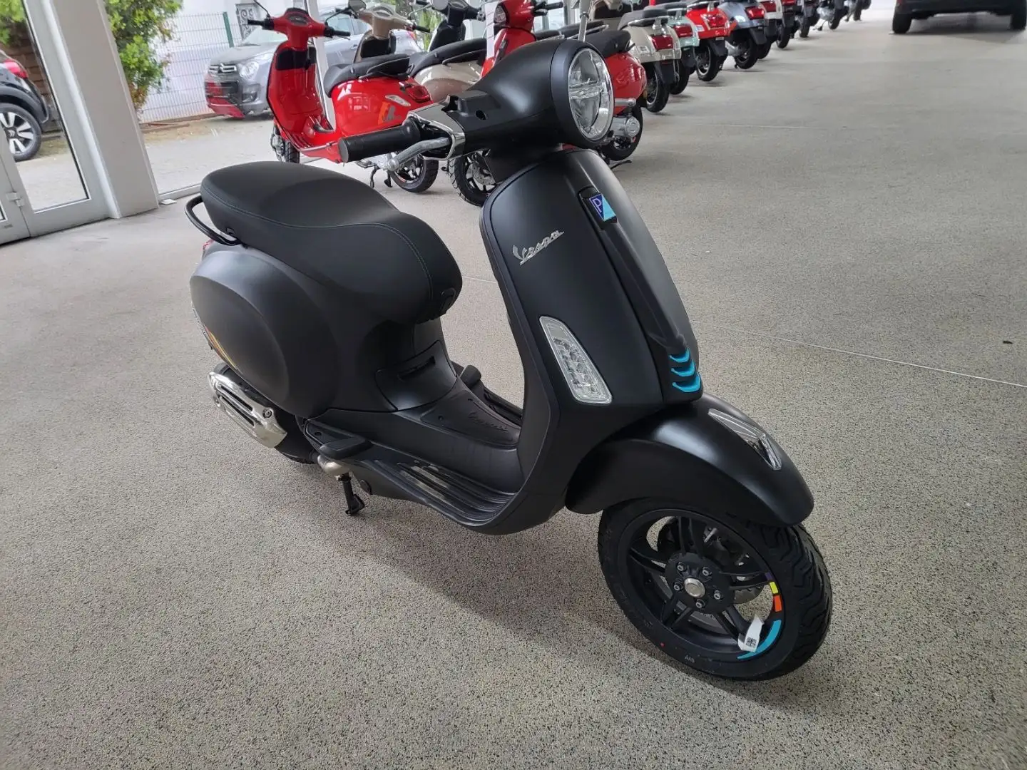 Vespa Primavera 50 E5 + S Nero Zwart - 2