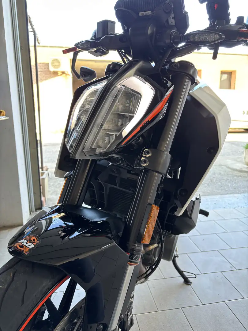 KTM 390 Duke - 1