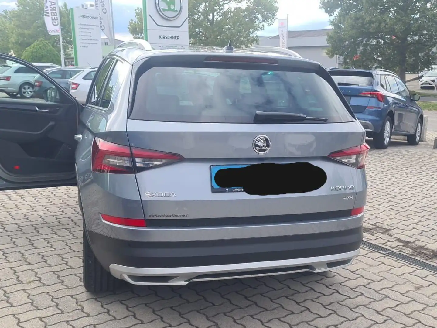Skoda Kodiaq Kodiaq 2,0 TDI SCR 4x4 Scout DSG Scout Silber - 2