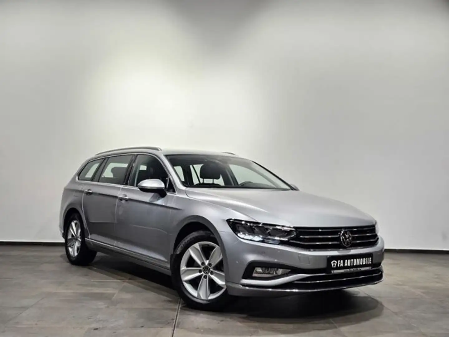 Volkswagen Passat 4Motion Sport Led Navi Leder AHK Kamera Argent - 2