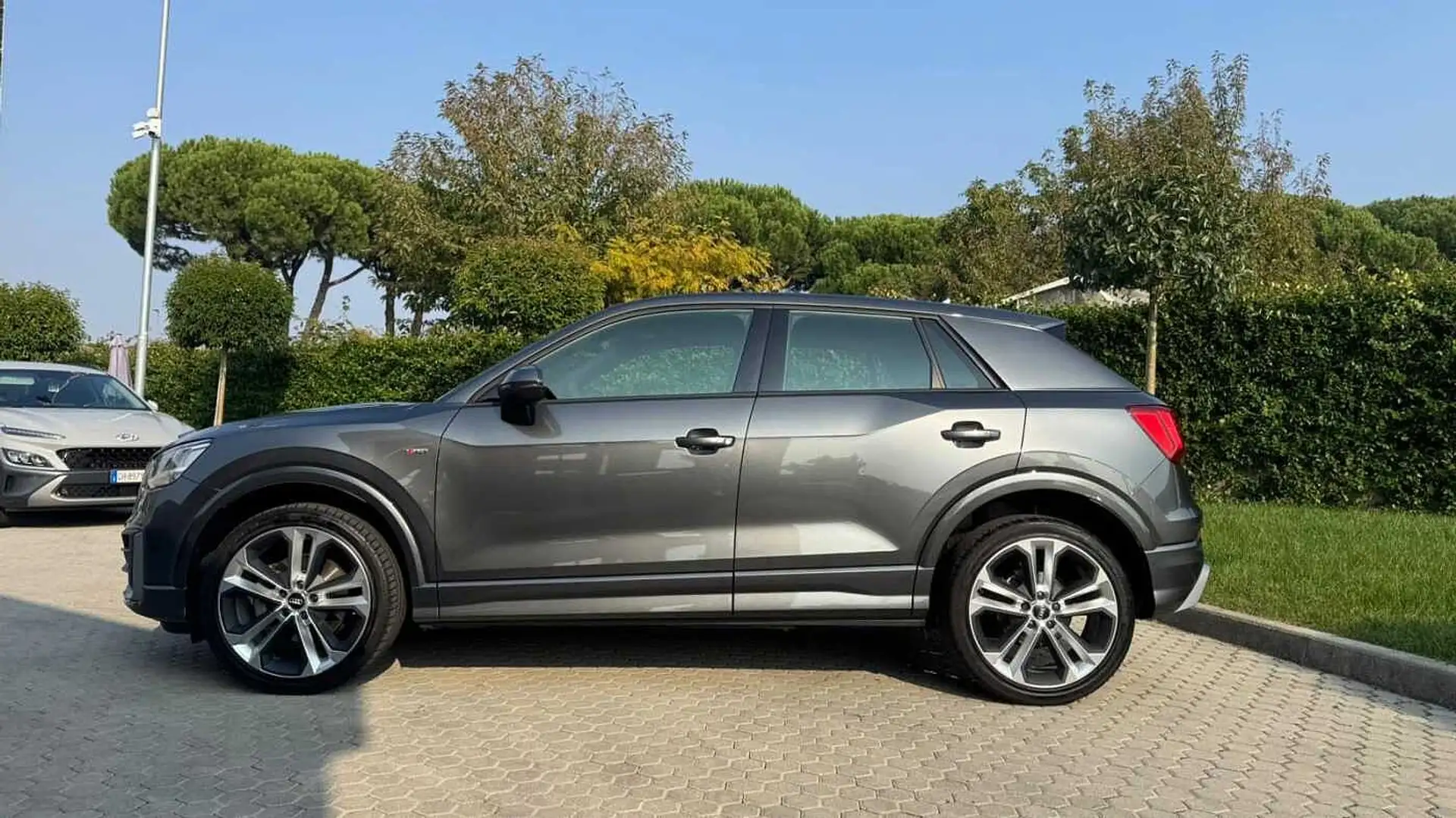 Audi Q2 1.6 TDI S tronic S line Edition Grigio - 2