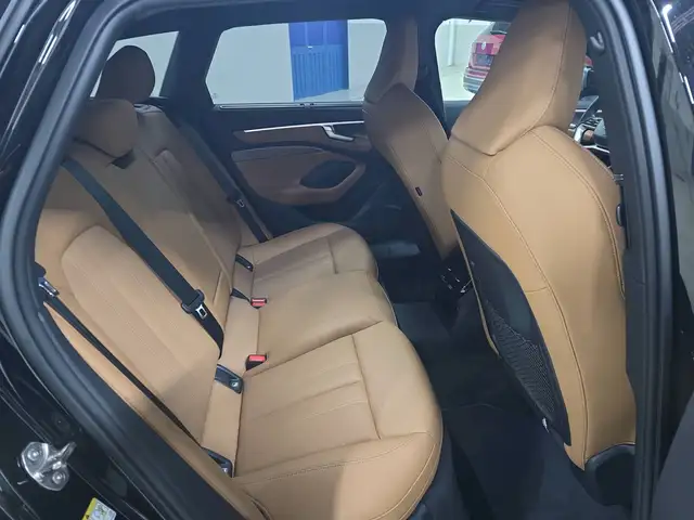 Audi A6 view 11
