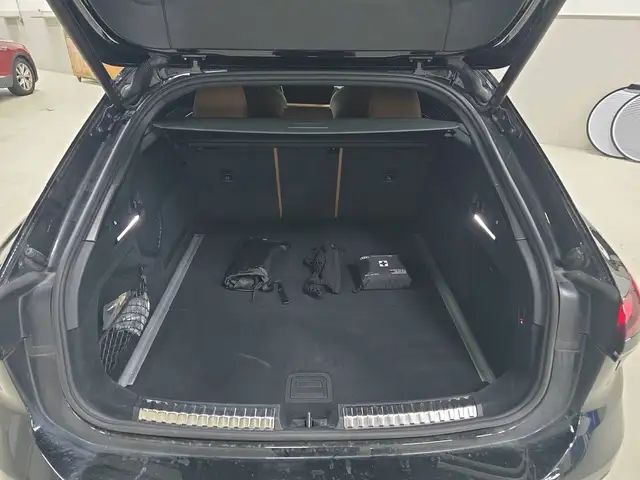 Audi A6 view 12