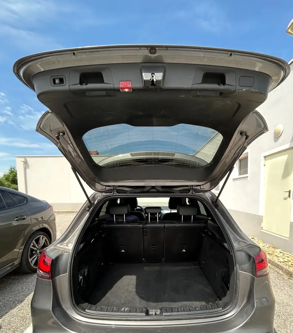 Mercedes-Benz GLA 250 GLA 250e PHEV Aut. Grau - 2