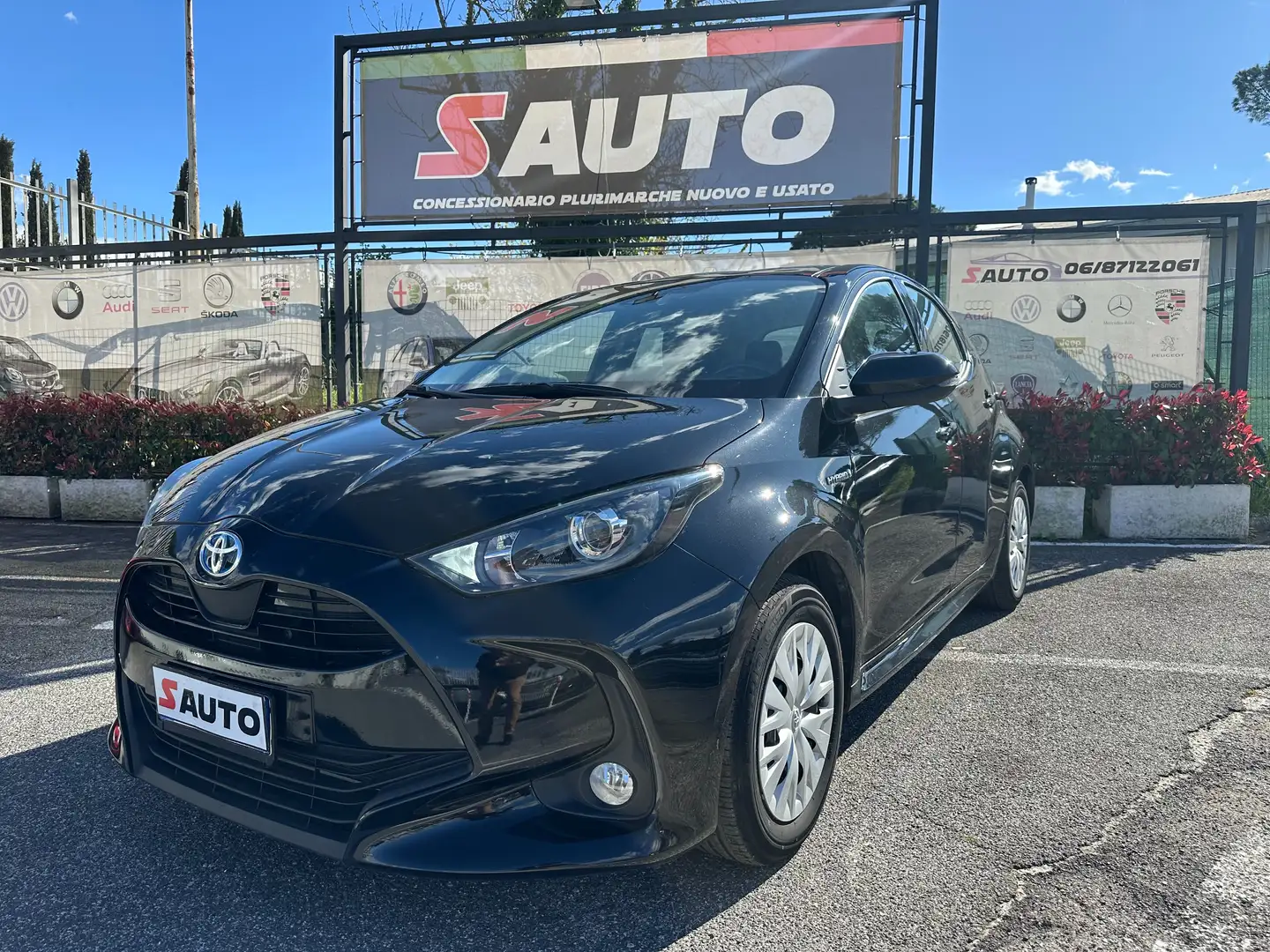 Toyota Yaris Yaris 1.5h Active Zwart - 1