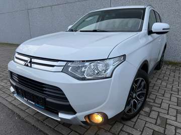 Outlander 2.2 DI-D 4WD Boîte Auto Garantie 1an