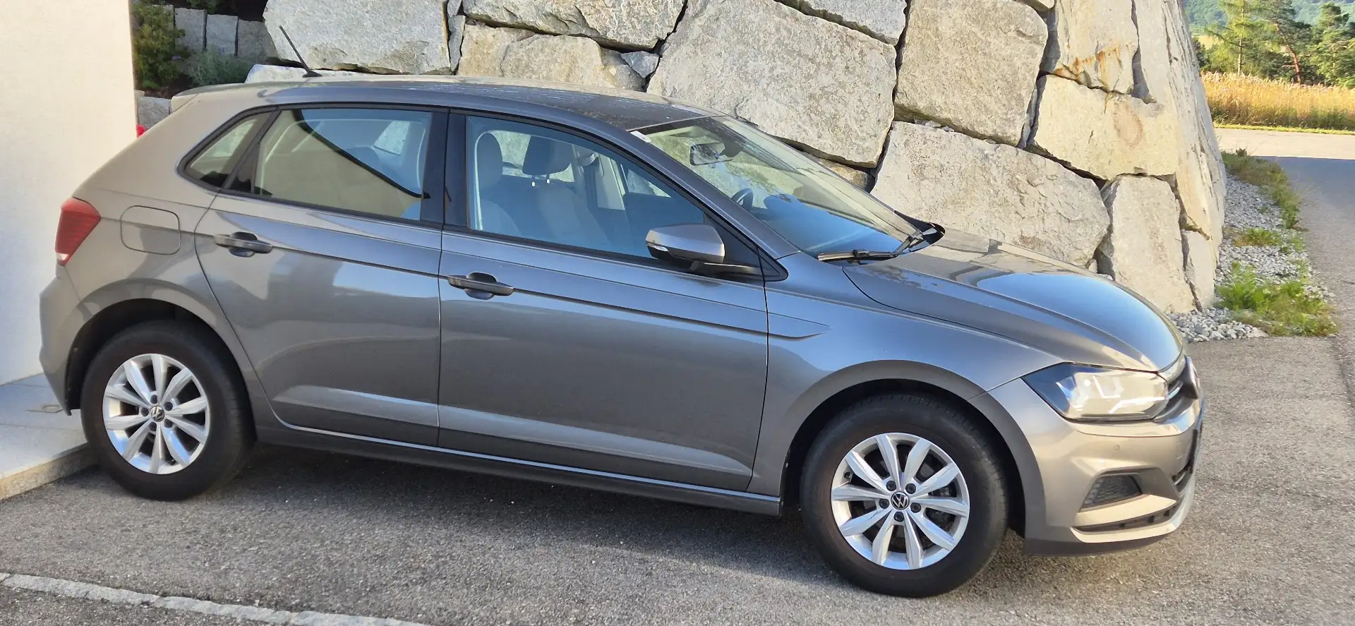 Volkswagen Polo VW Polo 1,0 Comfortline Limousine Grau - 1