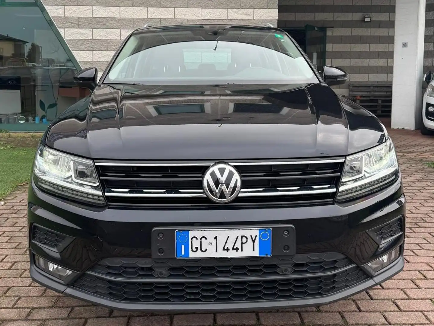 Volkswagen Tiguan 2.0 TDI SCR DSG ADVANCED BLUEMOTION TECHNOLOGY Zwart - 1