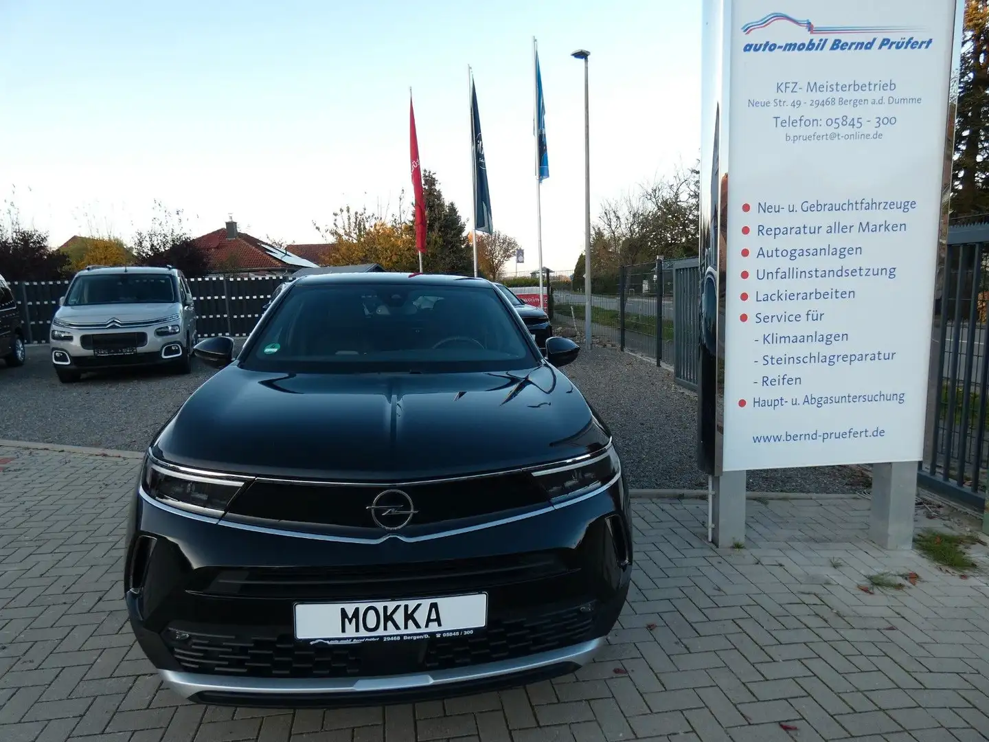 Opel Mokka 1.2 Ultim. Klima PDC Kamera Navi Alcantara Schwarz - 1