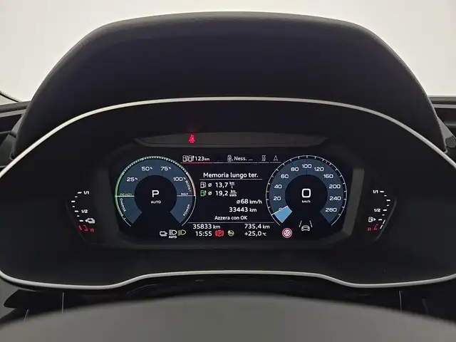 Audi Q3 view 15