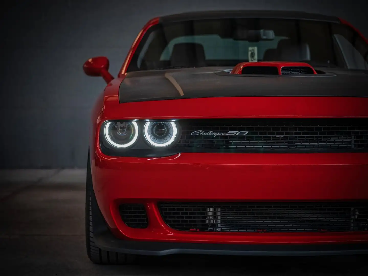 Dodge Challenger 50th Limited Edition 17 of 70  Shaker Rojo - 1