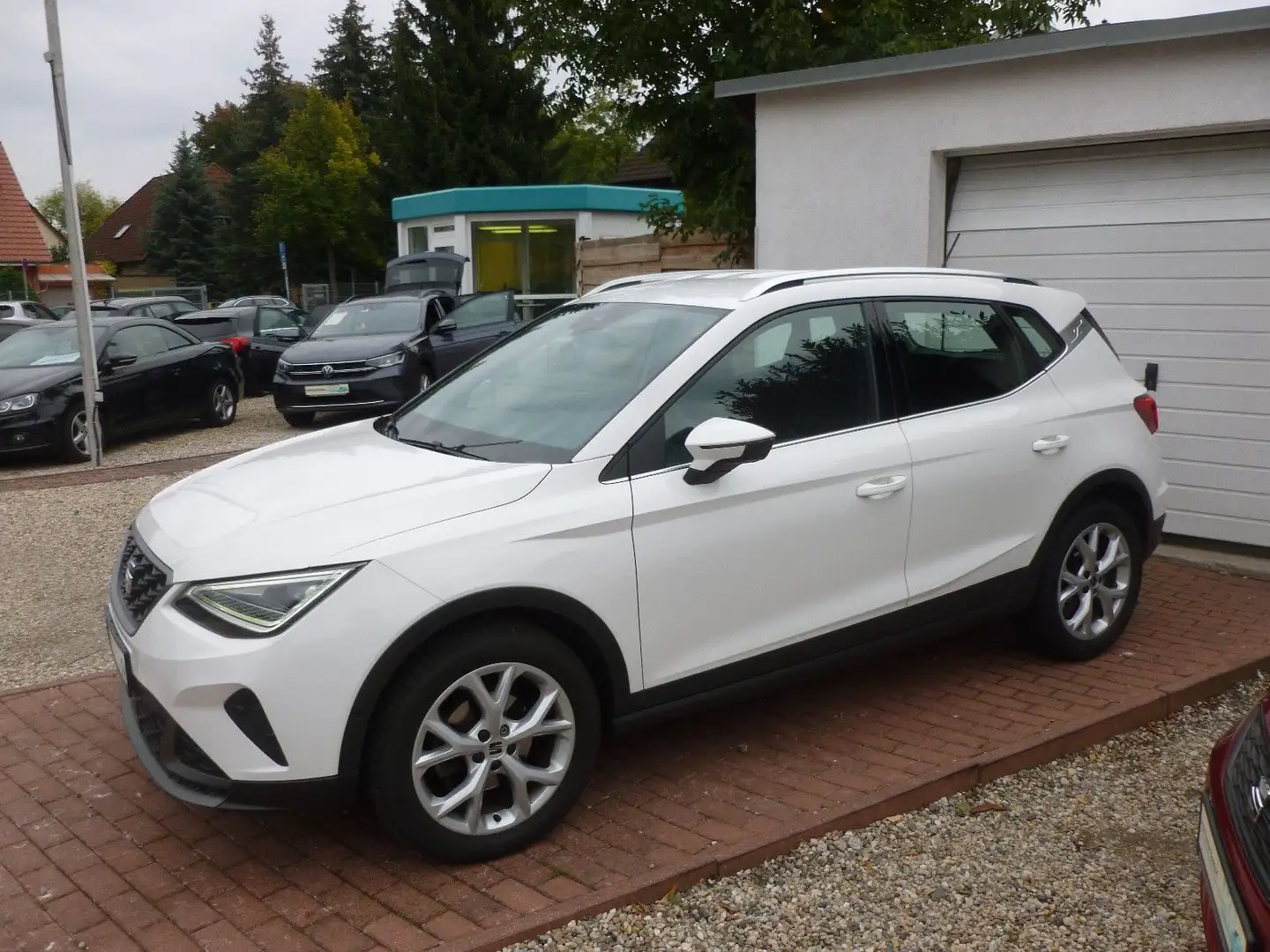 SEAT Arona FR-LineDSG/17"Allwetter/Digi. Cockpit/Navi Weiß - 2