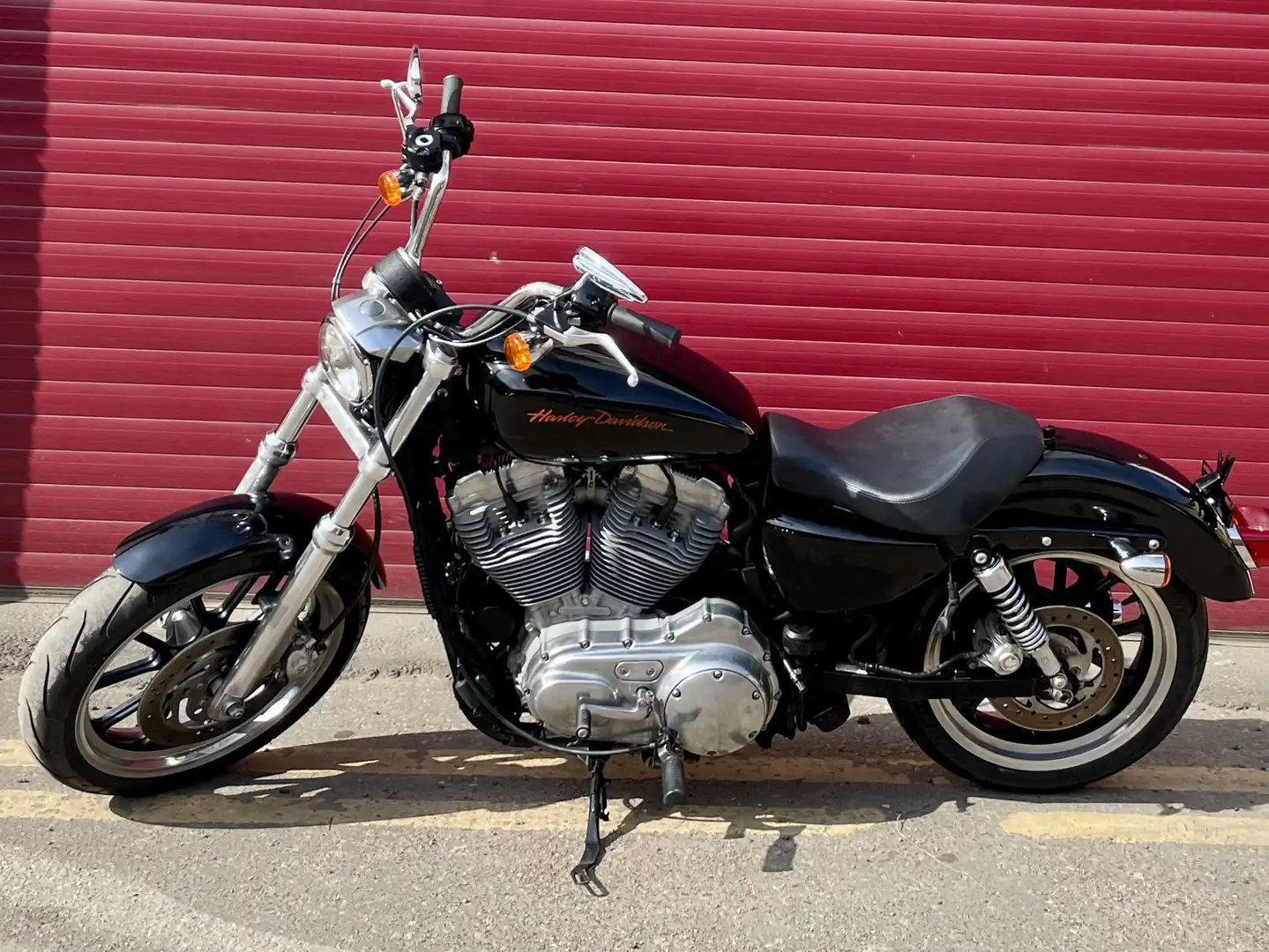 Harley-Davidson XL 883 L Superlow Fekete - 1