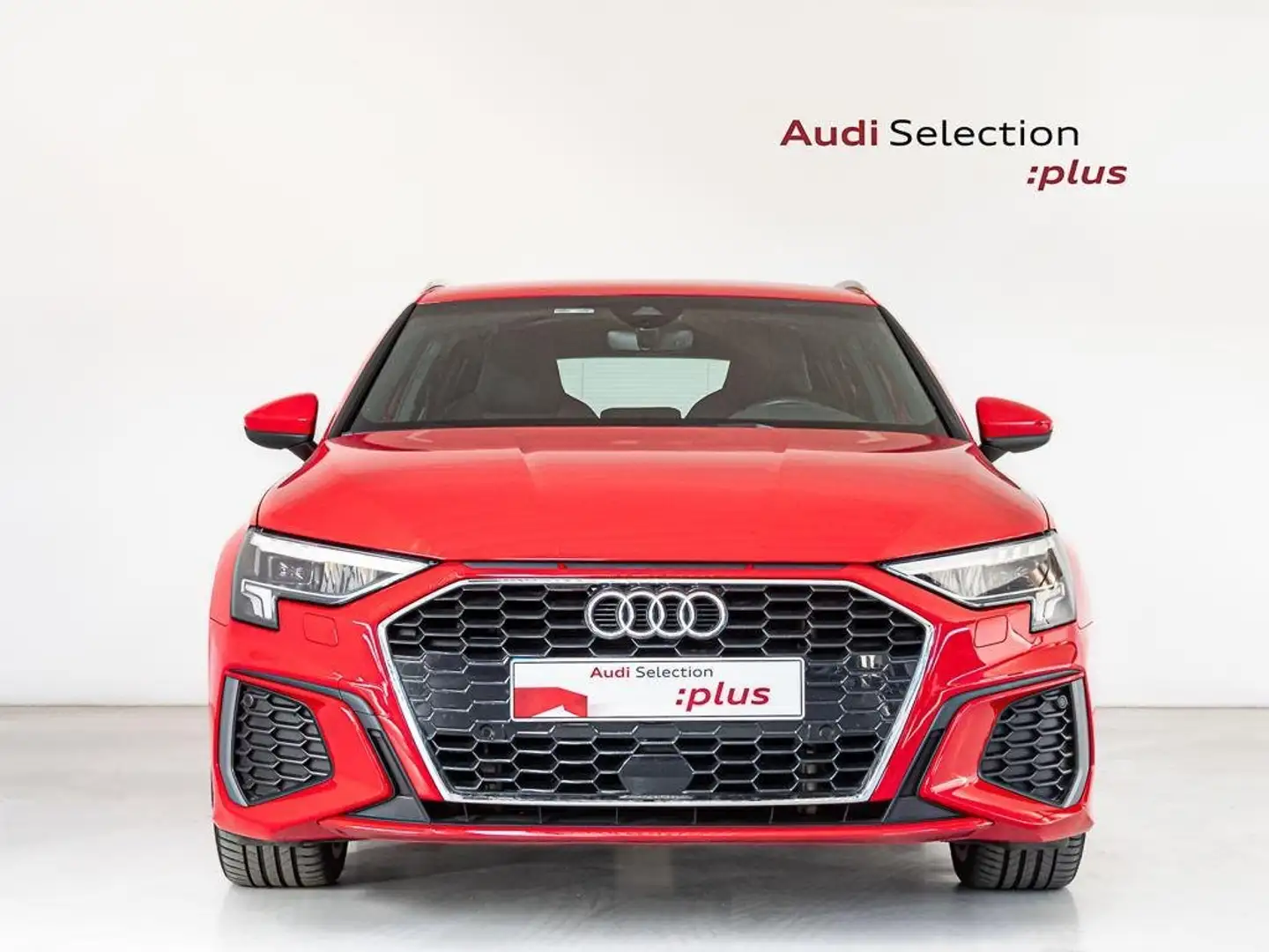 Audi A3 Sportback 40 TFSIe S line S tronic Rojo - 2