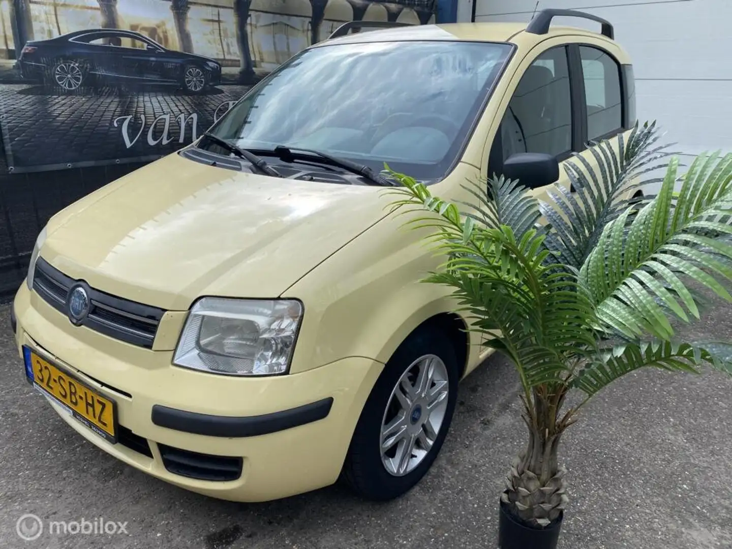 Fiat Panda 1.2 SportSound CLIMATRONIC ALL-SEASON Amarillo - 1