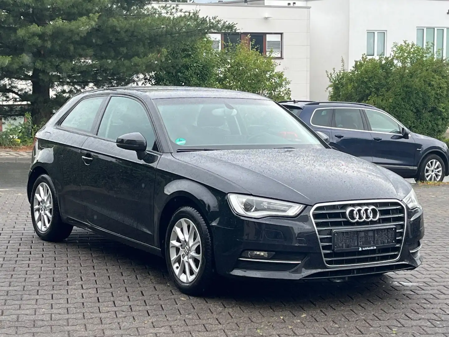 Audi A3 2.0 TDI Attraction Facelift Xenon Zwart - 2