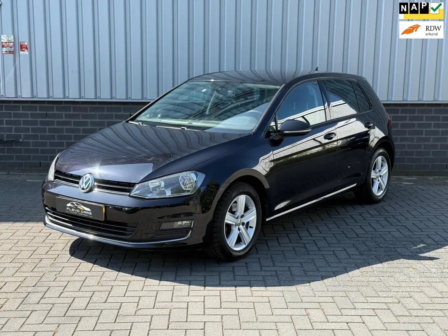 Volkswagen Golf 1.2 TSI Highline |Navi|CruiseCtrl|5 Deurs|Airco| Noir - 1
