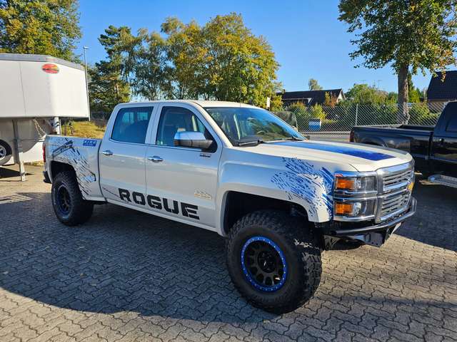 Imagine Chevrolet Silverado 6,2 Liter Kompressor BAJA RACING Umbau