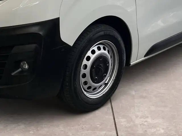 Peugeot Expert view 15