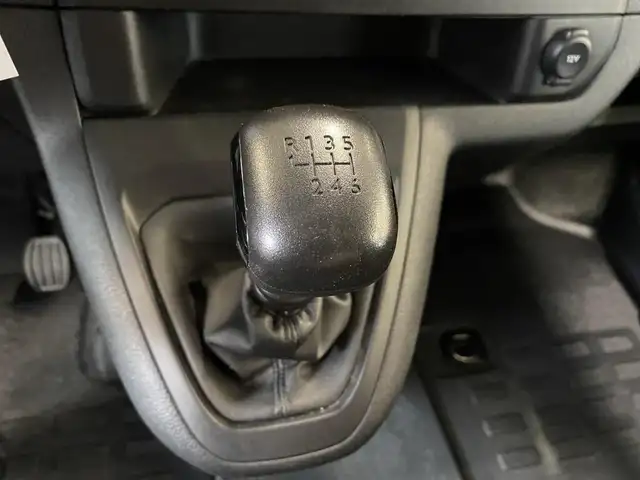 Peugeot Expert view 11