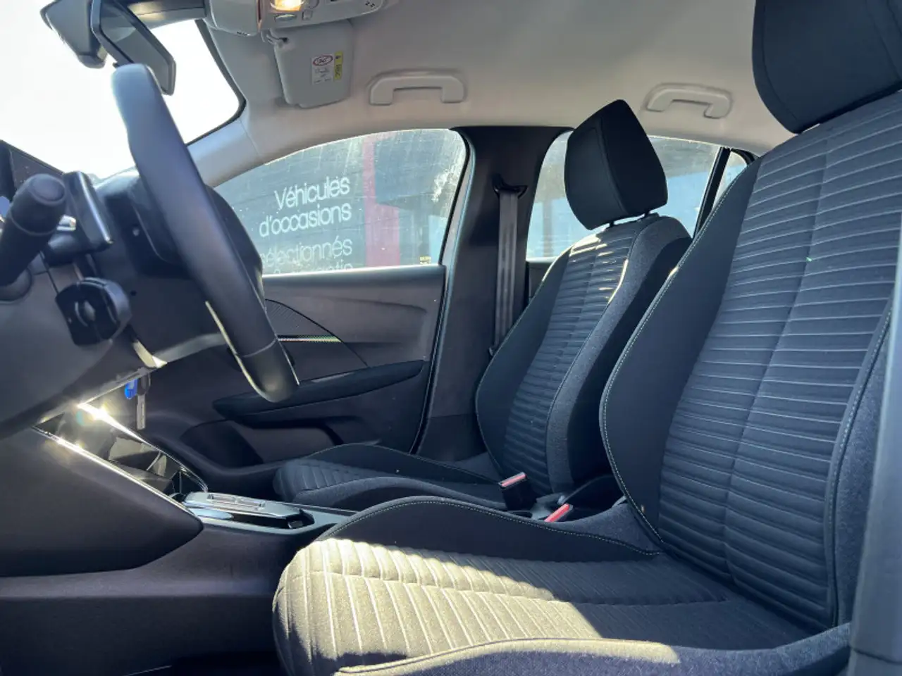 Peugeot 208 208 — photo 4