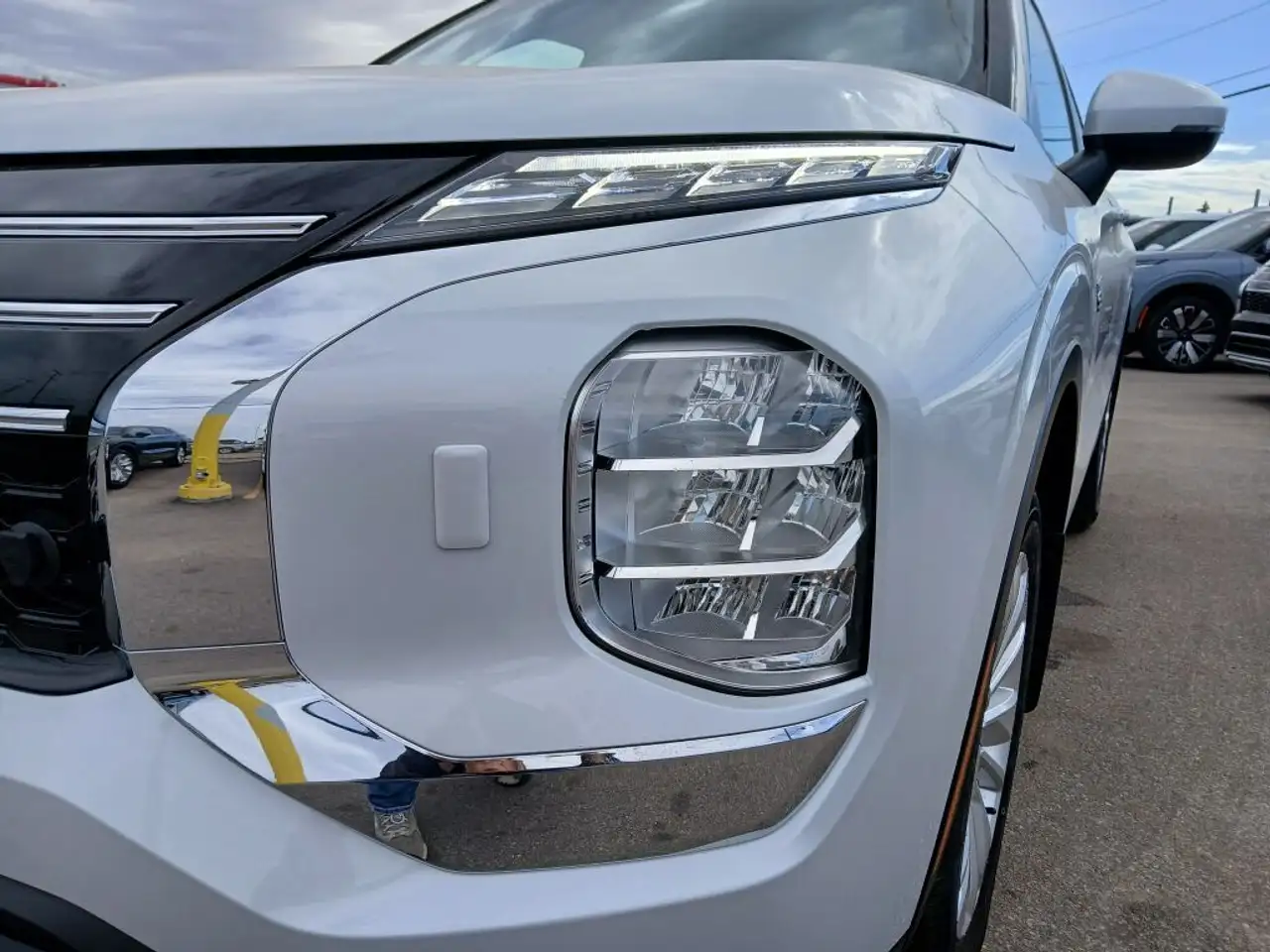 Mitsubishi Outlander снимка Mitsubishi Outlander