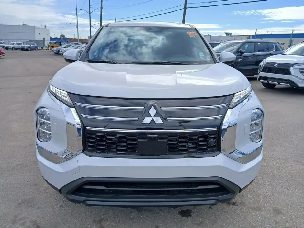 Mitsubishi Outlander снимка Mitsubishi Outlander